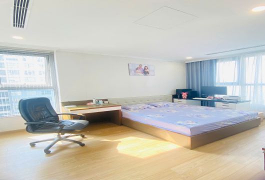 Family-Friendly 3-Bedroom Apartment in Vinhomes Gardenia – $1190