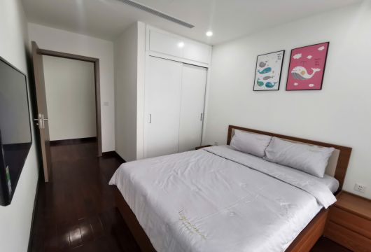 Luxury Apartment for Rent at Vinhomes Skylake, 3 Bedrooms, View of the Lake, $1100/month