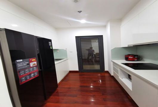 Luxury Apartment for Rent at Vinhomes Skylake, 3 Bedrooms, View of the Lake, $1100/month