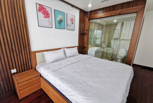 Luxury Apartment for Rent at Vinhomes Skylake, 3 Bedrooms, View of the Lake, $1100/month