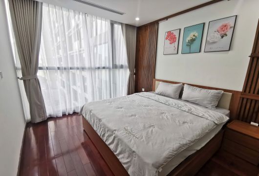 Luxury Apartment for Rent at Vinhomes Skylake, 3 Bedrooms, View of the Lake, $1100/month