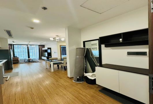 Luxury 1BR Apartment at Vinhomes Metropolis, 55m², Fully Furnished