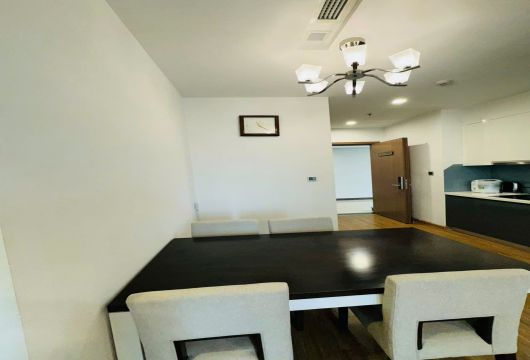 Luxury 1BR Apartment at Vinhomes Metropolis, 55m², Fully Furnished