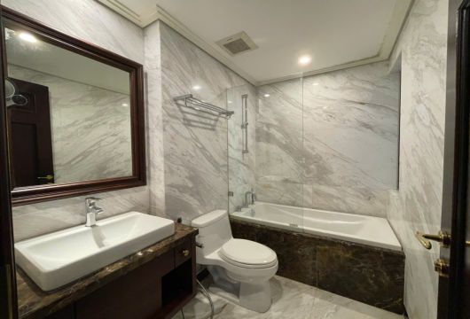 Modern 1BR Apartment in Hai Ba Trung – $1200/month, Fully Furnished