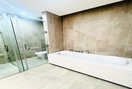 Spacious 4-Bedroom Apartment for Rent in Hanoi at Lancaster Luminaire