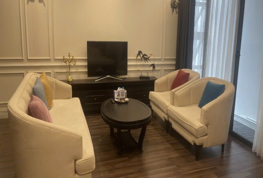 Expat-Friendly 1BR Serviced Apartment in Hai Ba Trung – Budget Option