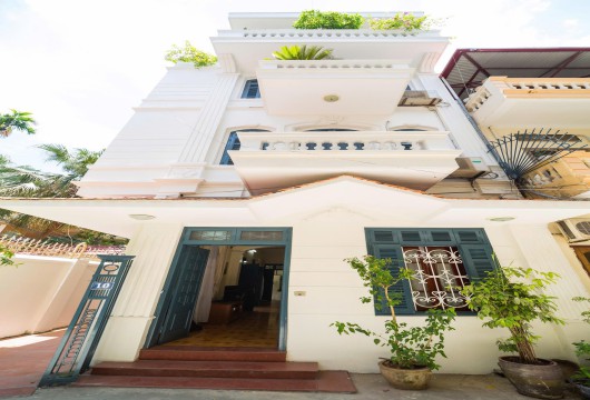 4-Bedroom 4-Floor House for Rent in Ba Dinh, Buoi Street – $900/month