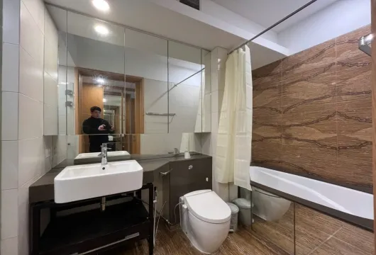 Spacious 2BR Apartment at Indochina Plaza, Hanoi for Expats – $1,200/month