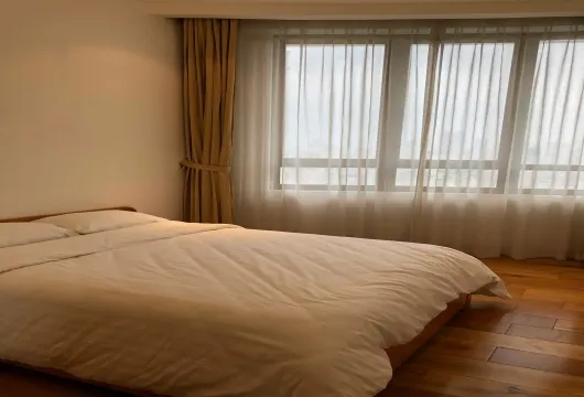 Spacious 3BR Apartment at Indochina Plaza, Hanoi – Ideal for Expats, $1,450/month