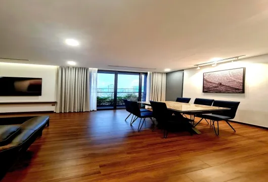 Luxury 3-bedroom apartment for rent at Green Diamond, 93 Láng Hạ, 143m², fully furnished with living room, bedroom, kitchen, bathroom, and balcony.