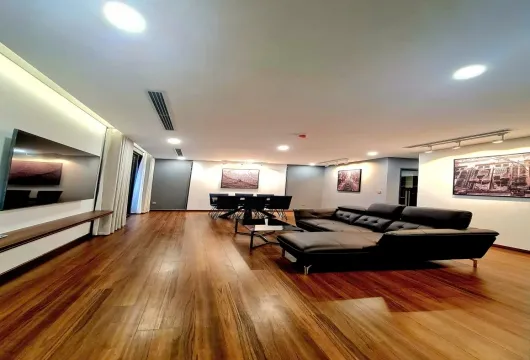 Luxury 3-bedroom apartment for rent at Green Diamond, 93 Láng Hạ, 143m², fully furnished with living room, bedroom, kitchen, bathroom, and balcony.