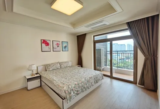 Spacious 3-bedroom apartment for rent at Starlake Tay Ho Tay, opposite Korean Embassy, near West Lake, Hanoi