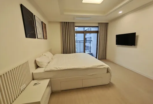 Spacious 3-bedroom apartment for rent at Starlake Tay Ho Tay, opposite Korean Embassy, near West Lake, Hanoi