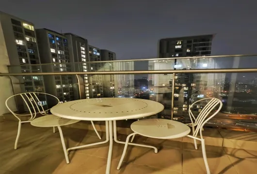 `Spacious 4-bedroom apartment for rent at Vinhomes West Point, Do Duc Duc street, Hanoi with lake view