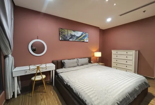 `Spacious 4-bedroom apartment for rent at Vinhomes West Point, Do Duc Duc street, Hanoi with lake view