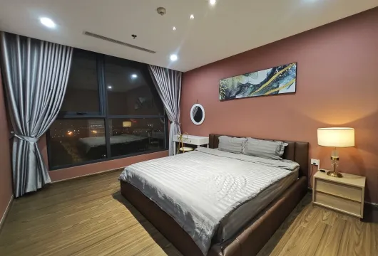 `Spacious 4-bedroom apartment for rent at Vinhomes West Point, Do Duc Duc street, Hanoi with lake view