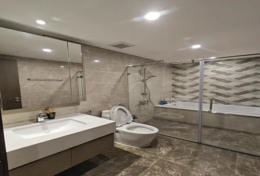 `Spacious 4-bedroom apartment for rent at Vinhomes West Point, Do Duc Duc street, Hanoi with lake view