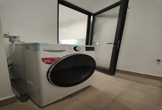 Spacious 4-bedroom apartment with lake view at Vinhomes Skylake My Dinh, ideal for families and professionals in Hanoi