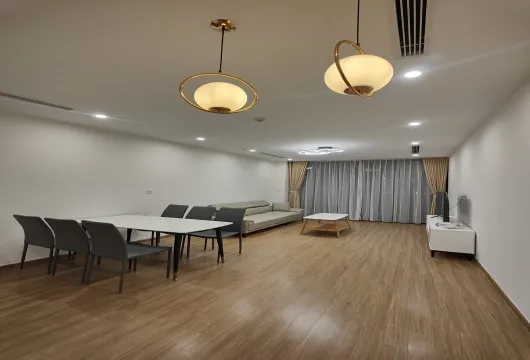 Spacious 4-bedroom apartment with lake view at Vinhomes Skylake My Dinh, ideal for families and professionals in Hanoi