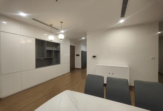 Spacious 4-bedroom apartment with lake view at Vinhomes Skylake My Dinh, ideal for families and professionals in Hanoi