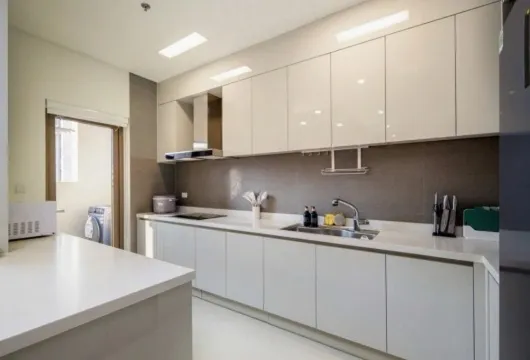 Luxury 2-bedroom apartment for rent at Star Lake, Tây Hồ Tây, 101m², fully furnished with living room, bedroom, kitchen, bathroom, and balcony.