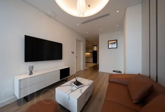 Serviced apartment with 1 bedroom on Han Thuyen Street, Hai Ba Trung District, 68m2, fully furnished, 1300USD/month, ideal for expats in Hanoi.