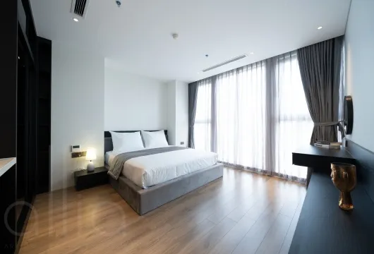 Serviced apartment with 1 bedroom on Han Thuyen Street, Hai Ba Trung District, 68m2, fully furnished, 1300USD/month, ideal for expats in Hanoi.