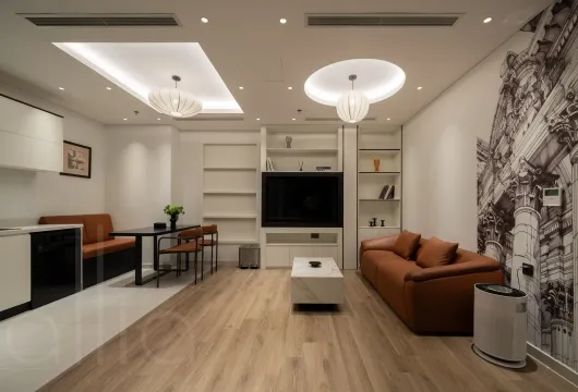 Serviced apartment with 1 bedroom on Han Thuyen Street, Hai Ba Trung District, 68m2, fully furnished, 1300USD/month, ideal for expats in Hanoi.