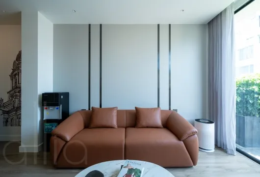 Serviced apartment with 1 bedroom on Han Thuyen Street, Hai Ba Trung District, 68m2, fully furnished, 1300USD/month, ideal for expats in Hanoi.