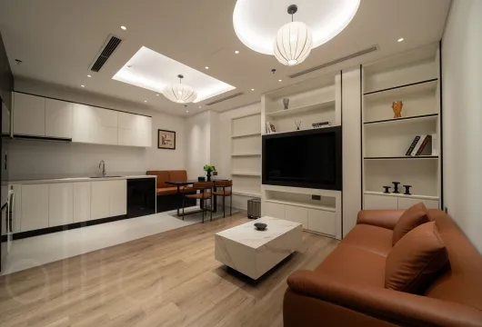 Serviced apartment with 1 bedroom on Han Thuyen Street, Hai Ba Trung District, 68m2, fully furnished, 1300USD/month, ideal for expats in Hanoi.