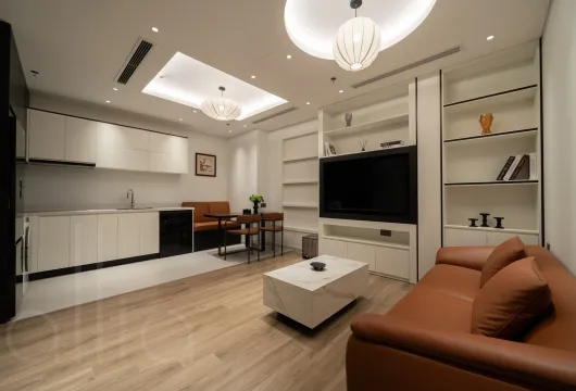 Serviced apartment with 1 bedroom on Han Thuyen Street, Hai Ba Trung District, 68m2, fully furnished, 1300USD/month, ideal for expats in Hanoi.