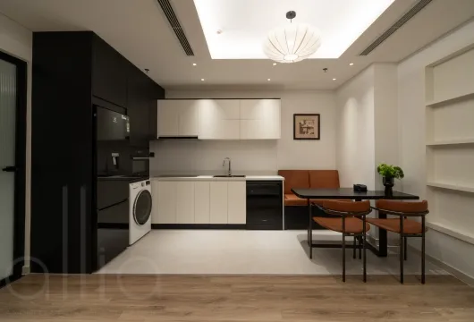 Serviced apartment with 1 bedroom on Han Thuyen Street, Hai Ba Trung District, 68m2, fully furnished, 1300USD/month, ideal for expats in Hanoi.