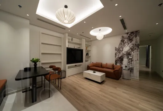 Serviced apartment with 1 bedroom on Han Thuyen Street, Hai Ba Trung District, 68m2, fully furnished, 1300USD/month, ideal for expats in Hanoi.