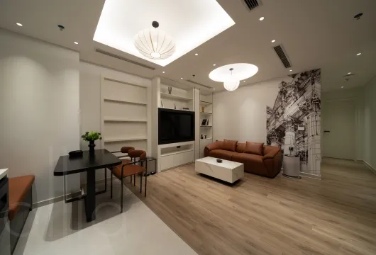 Serviced apartment with 1 bedroom on Han Thuyen Street, Hai Ba Trung District, 68m2, fully furnished, 1300USD/month, ideal for expats in Hanoi.