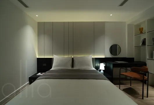 Serviced apartment with 1 bedroom on Han Thuyen Street, Hai Ba Trung District, 68m2, fully furnished, 1300USD/month, ideal for expats in Hanoi.