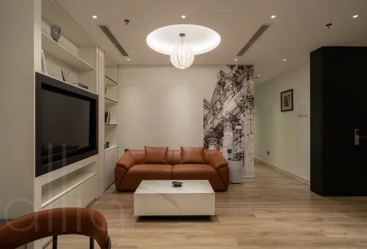 Serviced apartment with 1 bedroom on Han Thuyen Street, Hai Ba Trung District, 68m2, fully furnished, 1300USD/month, ideal for expats in Hanoi.