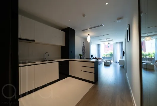 Serviced apartment with 1 bedroom on Han Thuyen Street, Hai Ba Trung District, 68m2, fully furnished, 1300USD/month, ideal for expats in Hanoi.