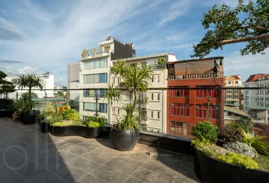 Serviced apartment with 1 bedroom on Han Thuyen Street, Hai Ba Trung District, 68m2, fully furnished, 1300USD/month, ideal for expats in Hanoi.