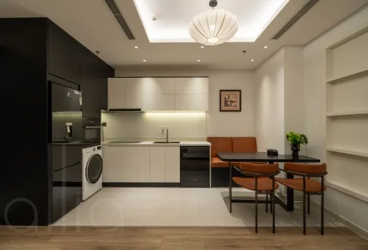 Serviced apartment with 1 bedroom on Han Thuyen Street, Hai Ba Trung District, 68m2, fully furnished, 1300USD/month, ideal for expats in Hanoi.