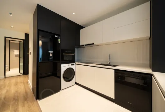 Serviced apartment with 1 bedroom on Han Thuyen Street, Hai Ba Trung District, 68m2, fully furnished, 1300USD/month, ideal for expats in Hanoi.