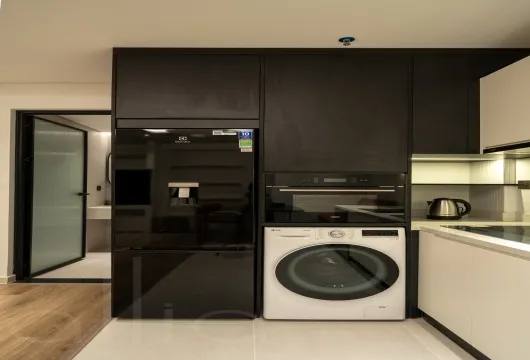 Serviced apartment with 1 bedroom on Han Thuyen Street, Hai Ba Trung District, 68m2, fully furnished, 1300USD/month, ideal for expats in Hanoi.