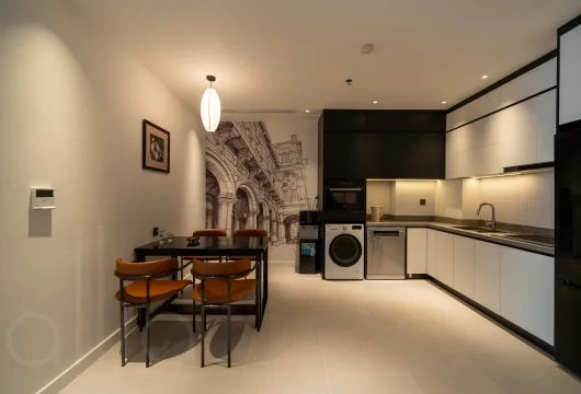 Serviced apartment with 1 bedroom on Han Thuyen Street, Hai Ba Trung District, 68m2, fully furnished, 1300USD/month, ideal for expats in Hanoi.