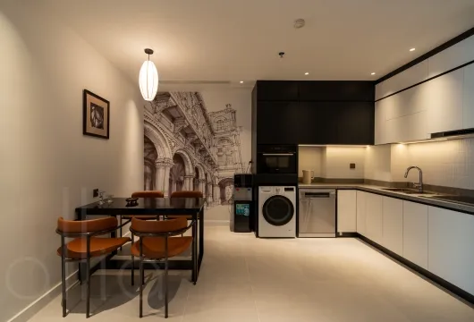 Serviced apartment with 1 bedroom on Han Thuyen Street, Hai Ba Trung District, 68m2, fully furnished, 1300USD/month, ideal for expats in Hanoi.