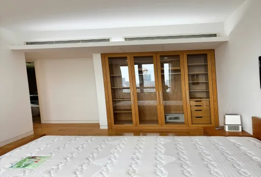 Apartment for rent in Hanoi: Luxury 2-Bedroom at Indochina Plaza