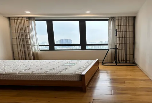 Apartment for rent in Hanoi: Luxury 2-Bedroom at Indochina Plaza