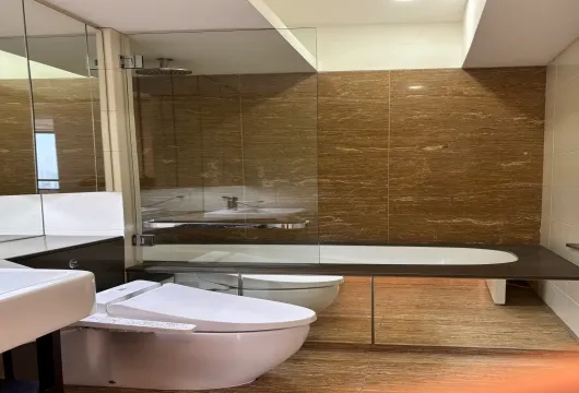 Apartment for rent in Hanoi: Luxury 2-Bedroom at Indochina Plaza