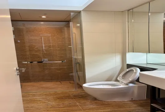 Apartment for rent in Hanoi: Luxury 2-Bedroom at Indochina Plaza