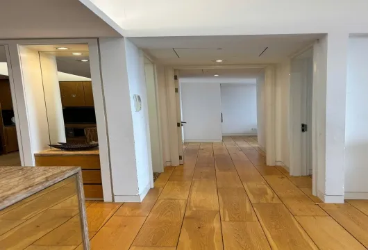 Apartment for rent in Hanoi: Luxury 2-Bedroom at Indochina Plaza