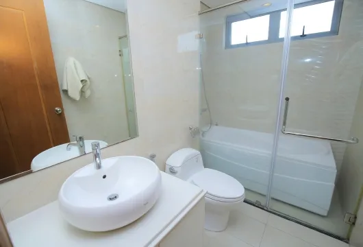 Apartment for Rent in Hanoi | Vinhomes Nguyen Chi Thanh | 3BR $1300 Net