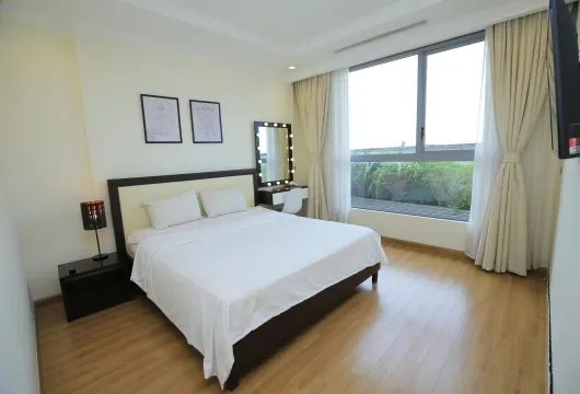 Apartment for Rent in Hanoi | Vinhomes Nguyen Chi Thanh | 3BR $1300 Net